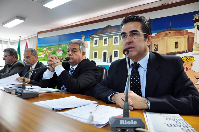 Presidente da Urbs pede cuidado no debate da tarifa 