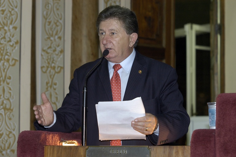 Primeiro vice ressalta oportunidades de emprego 