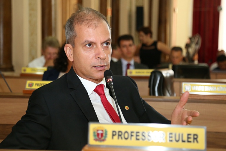 Priorizadas vagas a estudantes  filhos de pessoas com deficiência