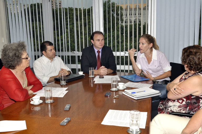 Professor Galdino questiona decisão e diz que pode recorrer 