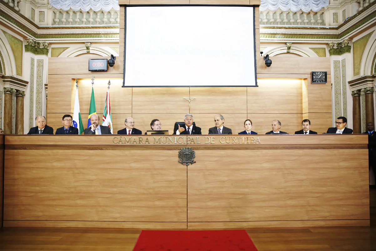 Professor Hespanha recebe cidadania honorária de Curitiba
