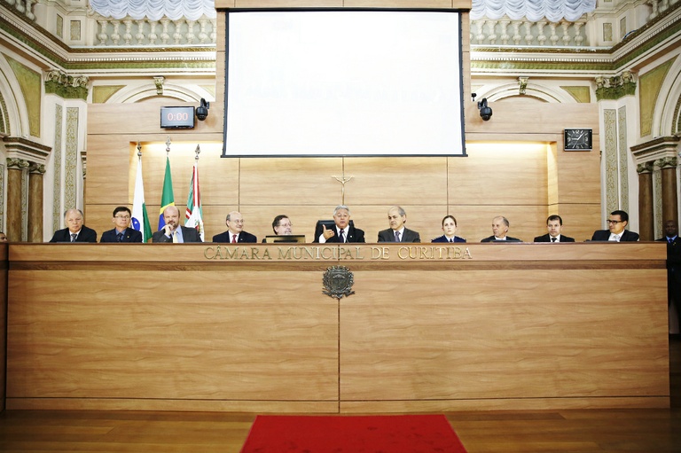 Professor Hespanha recebe cidadania honorária de Curitiba