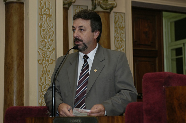 Professor receberá cidadania honorária de Curitiba 