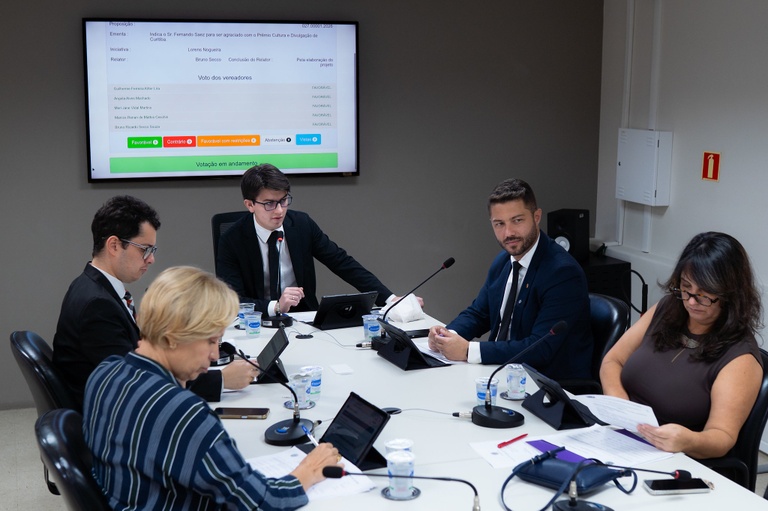 Programa Curitiba Cinema tem voto contrário da Comissão de Educação