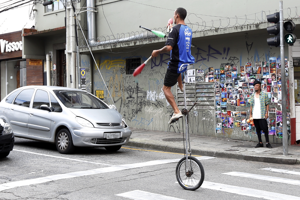 Projeto altera lei sobre apresentações dos artistas de rua