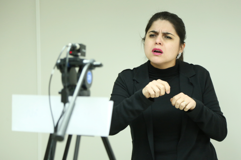 Projeto assegura atendimento em Libras nas repartições públicas