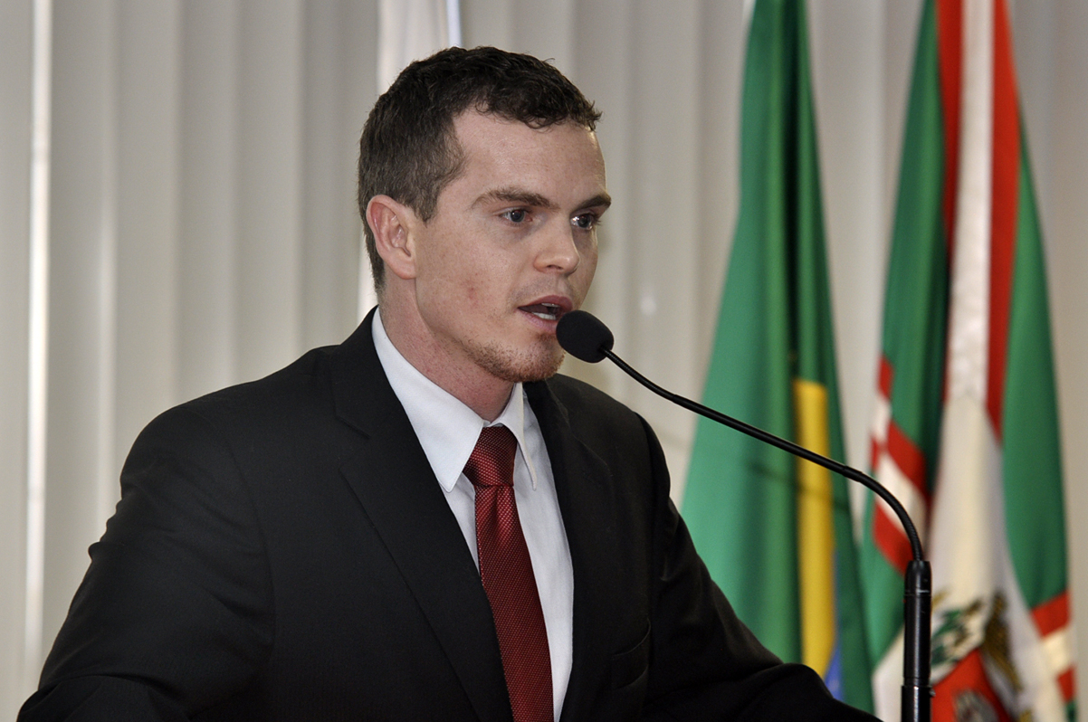 Projeto aumenta itens  obrigatórios em táxis 