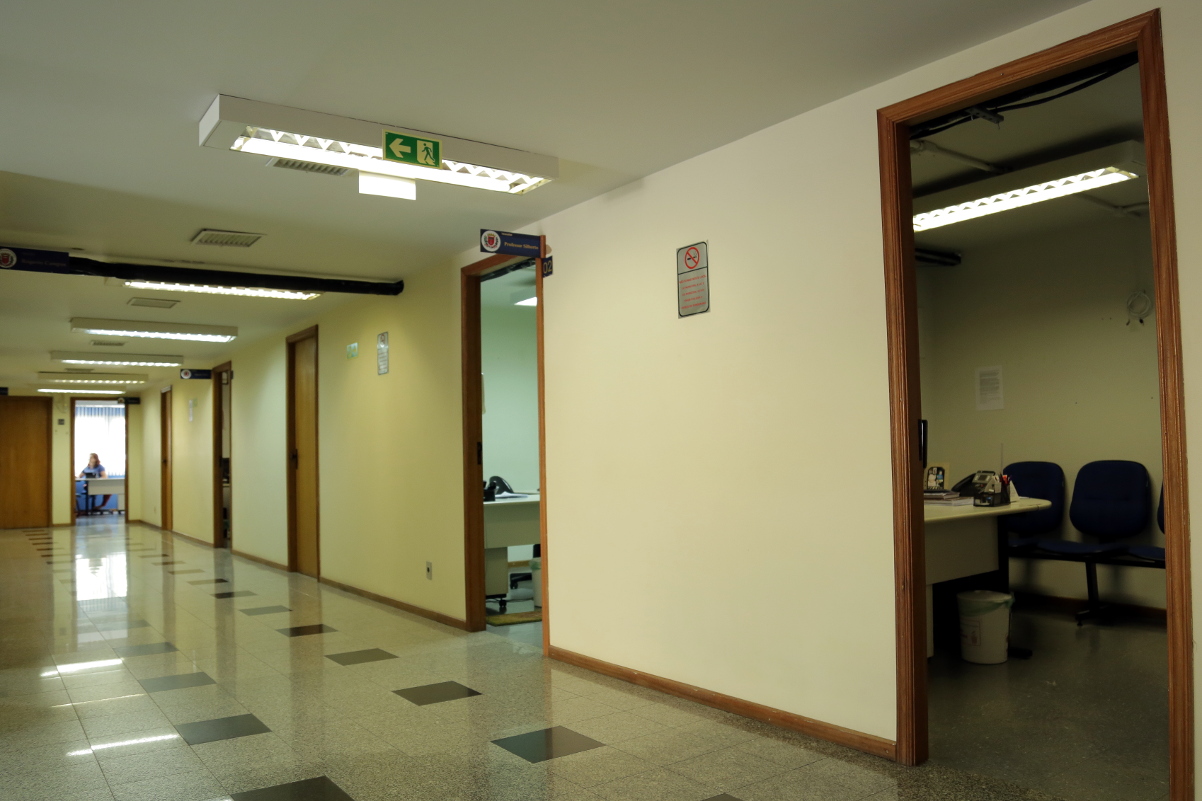 Projeto autoriza remodelagem semestral dos gabinetes parlamentares