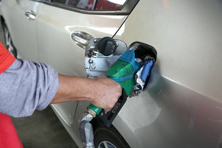 Projeto contra abastecimento além do limite eletrônico volta a tramitar