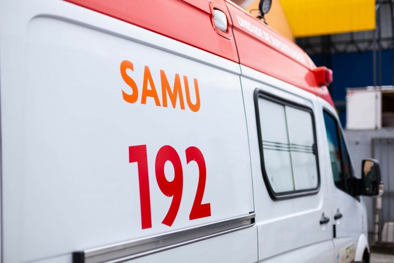 Projeto em Curitiba isenta multa por avanço de sinal para ambulância