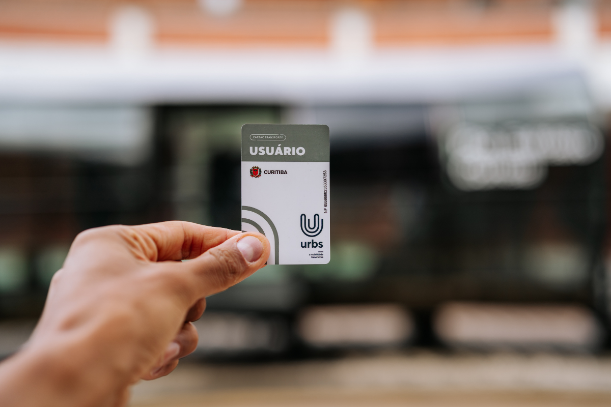 Projeto de lei cria cartão-transporte infantil em Curitiba
