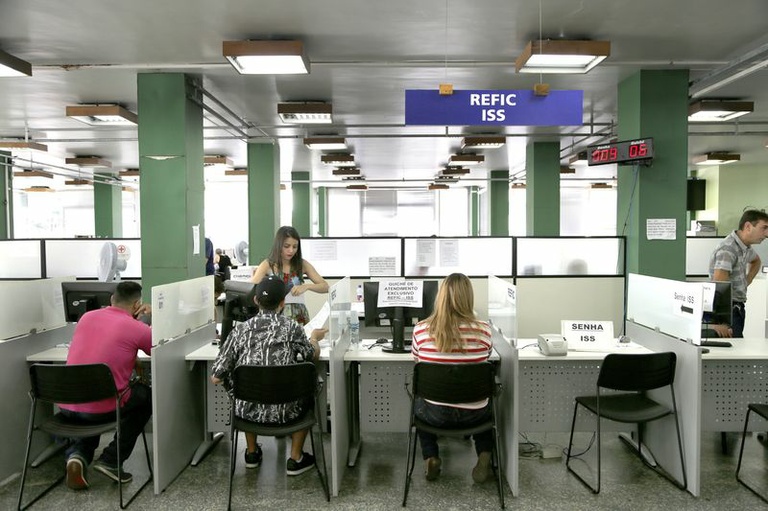 Projeto de lei fixa em 20% valor da multa tributária em Curitiba