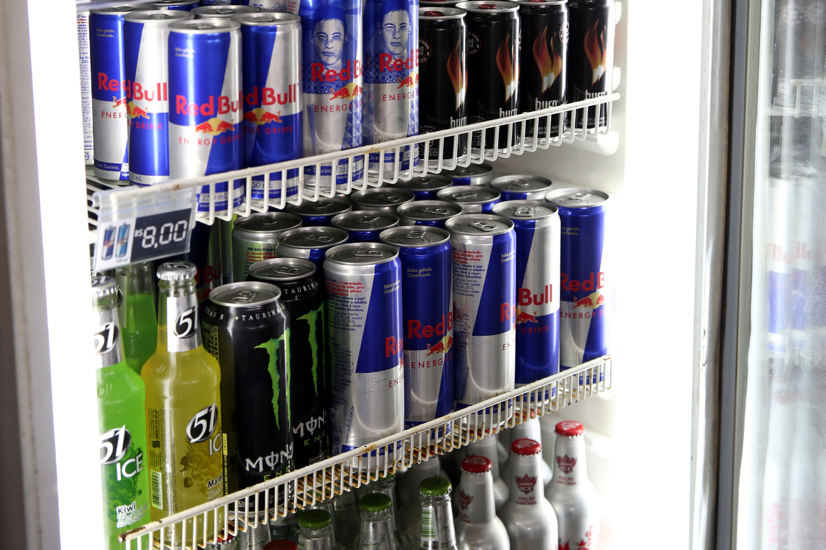 Projeto de lei proíbe a venda  de energéticos para menores de idade