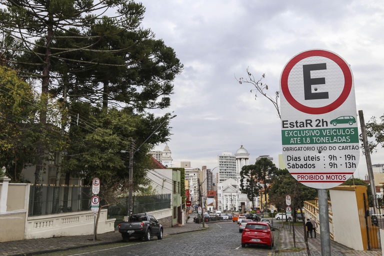 Projeto de lei propõe alteração na cobrança do EstaR em Curitiba