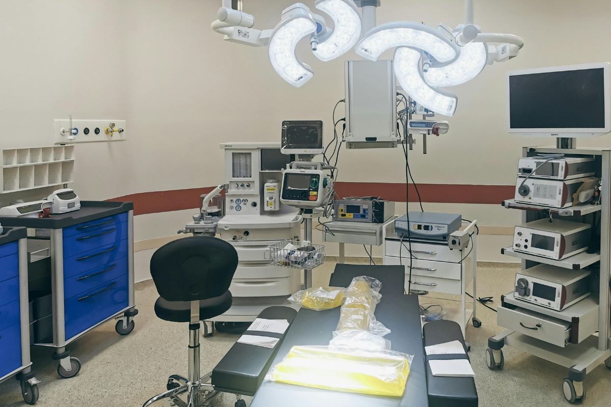 Projeto de lei propõe proibir transição de gênero em menores