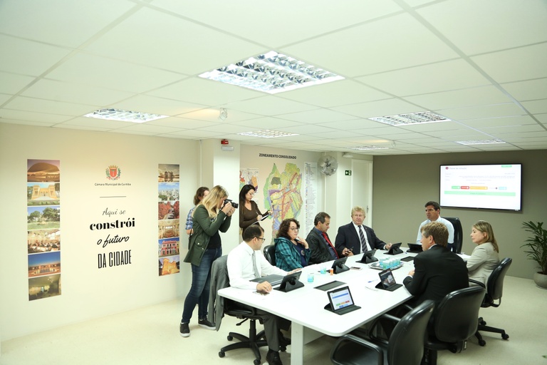 Projeto de reorganização administrativa  permanece no colegiado de Economia