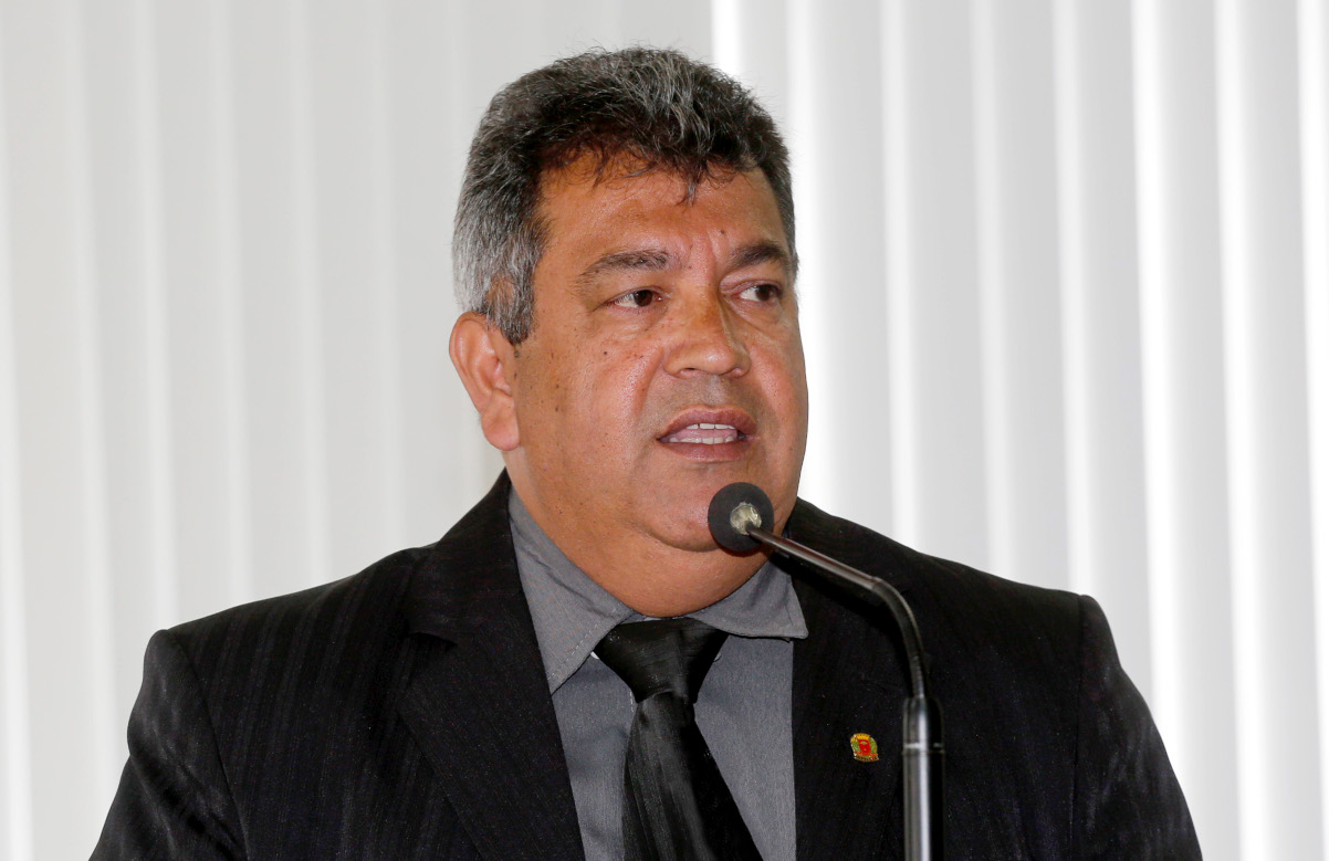 Projeto determina que estacionamentos informem clientes sobre preços e horários  