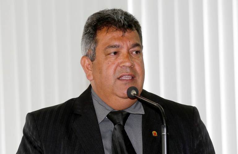 Projeto determina que estacionamentos informem clientes sobre preços e horários  