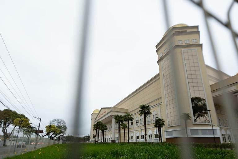 Projeto dispensa alvará para templos religiosos funcionarem em Curitiba