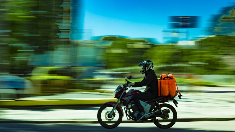 Projeto exige alvará de empresas cadastradas em apps de delivery