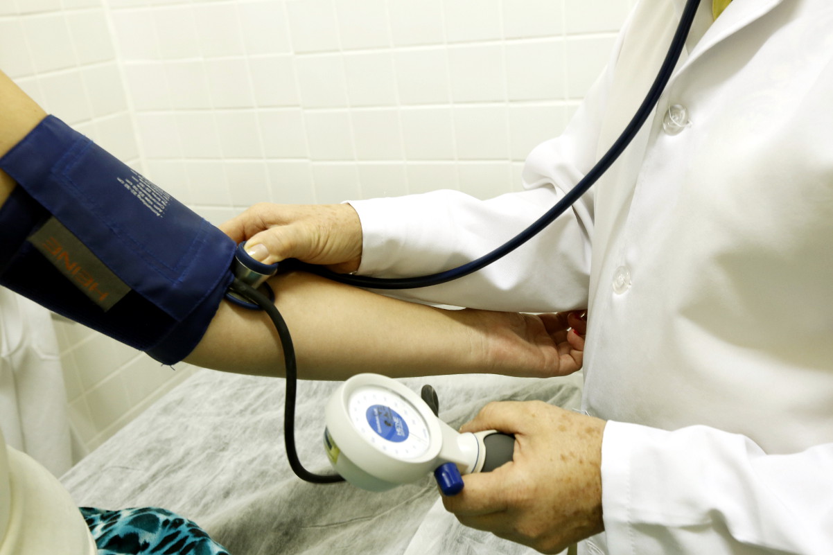 Projeto extingue cargos de telefonistas e médicos na Câmara