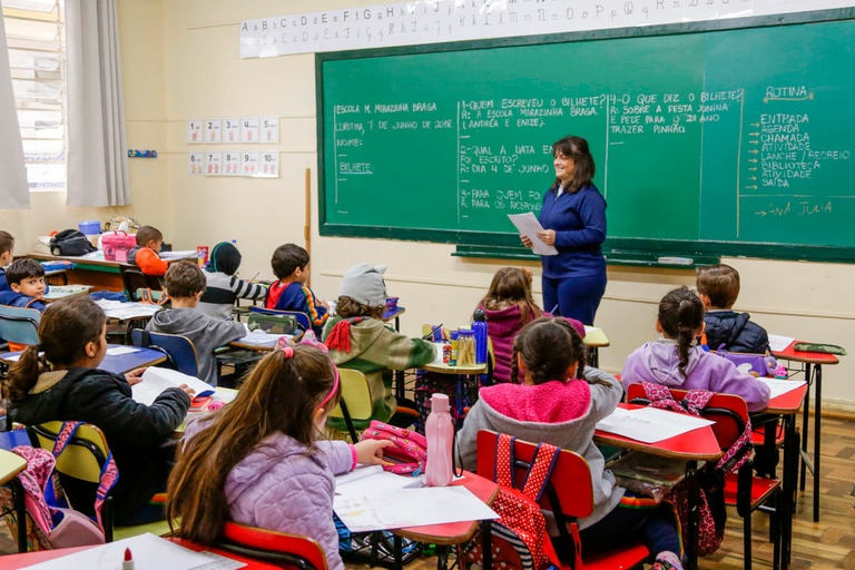 Vereador quer incentivar universitários em projetos na educação pública