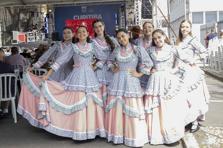 Curitiba pode ter dia da Mulher Prenda Tradicionalista