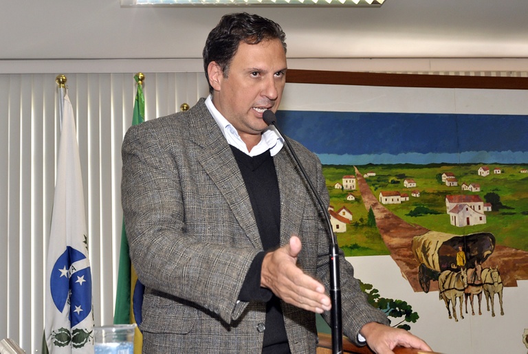 Projeto limita denominações de bens públicos 