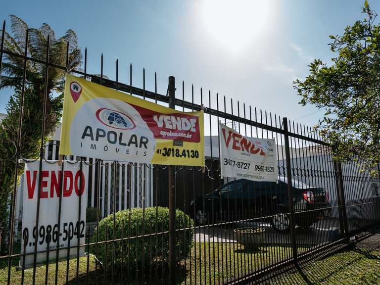 Projeto obriga imobiliárias a manter cadastro atualizado de clientes