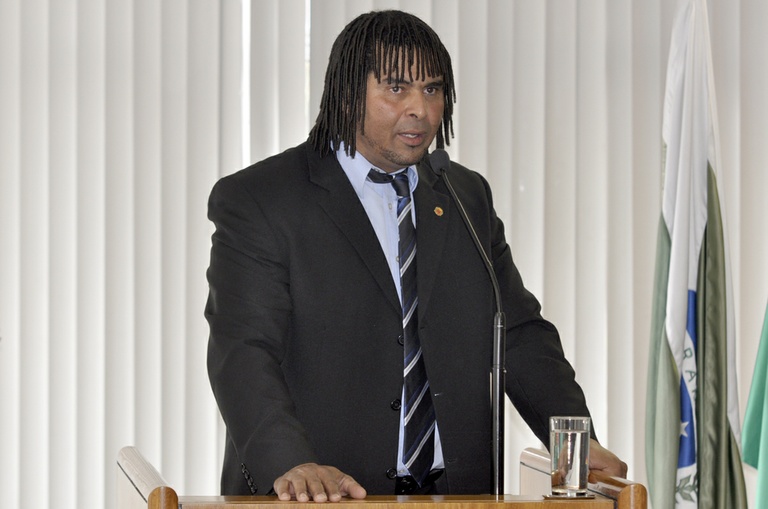  Projeto obriga lavatórios em lanchonetes e mercados  