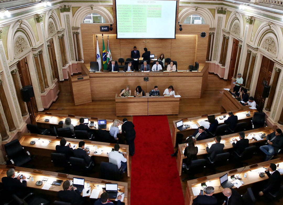 Projeto para regulamentar abstenções vai a plenário