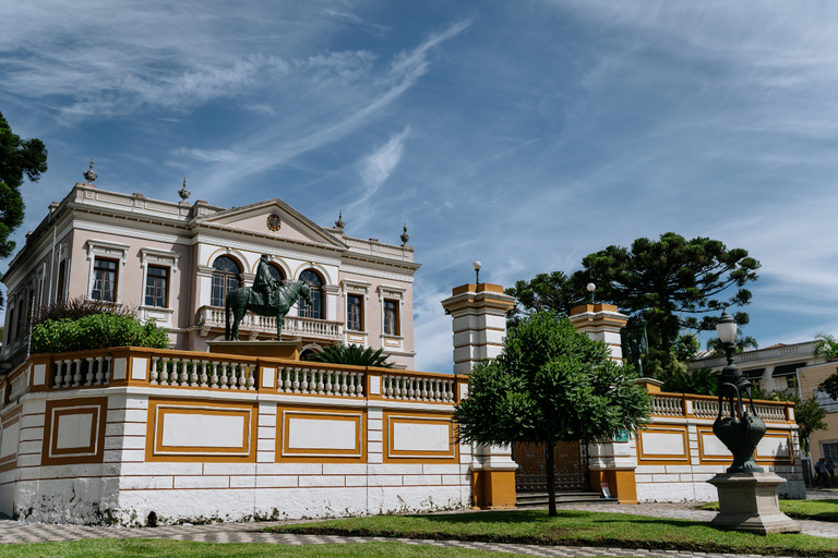 Curitiba pode liberar reformas em imóveis em processo de tombamento