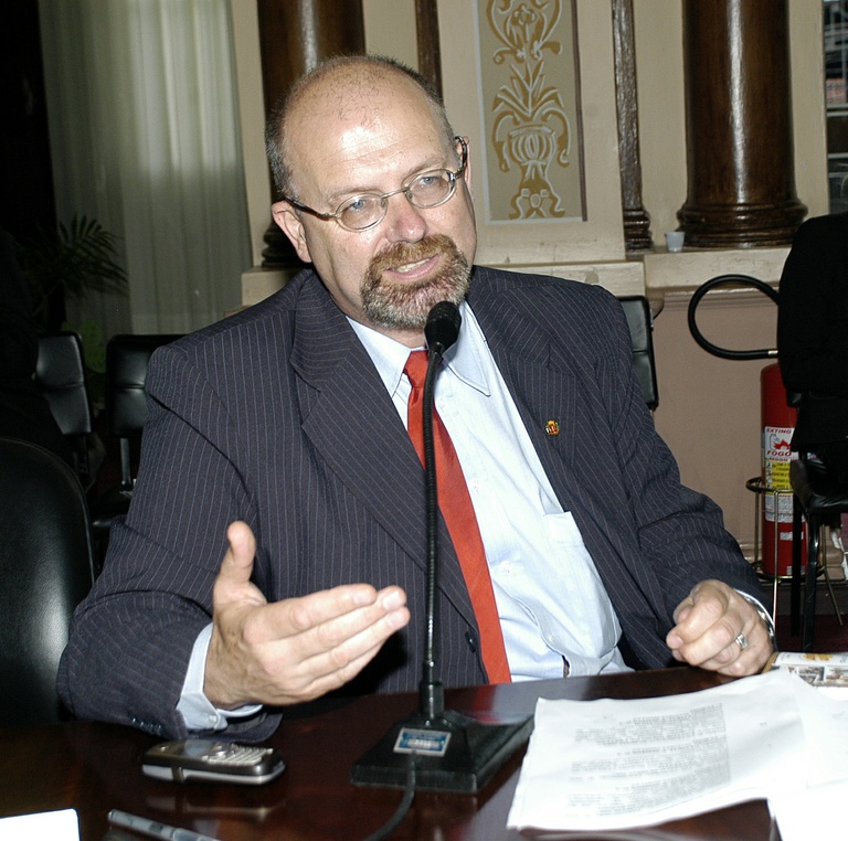 Projeto prevê espaço para motos em estacionamentos 
