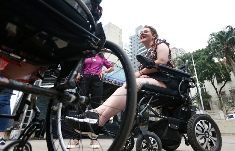 Proposta a inclusão de PcDs em concursos públicos de Curitiba