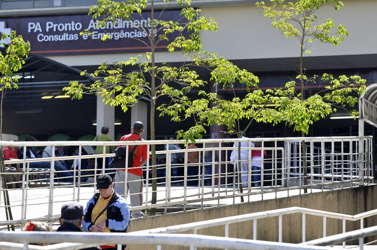Projeto prevê informação sobre direito dos idosos 