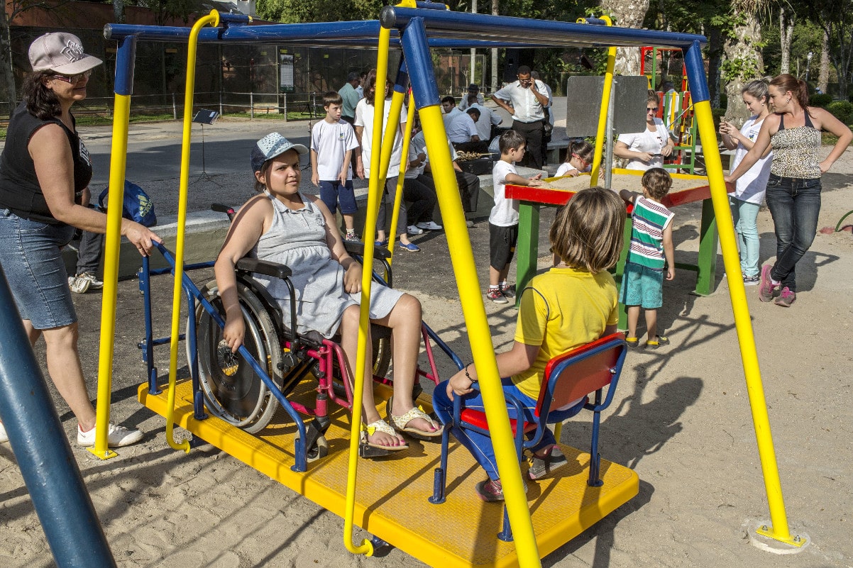 Projeto prevê mais acessibilidade e brinquedos adaptados nos parquinhos