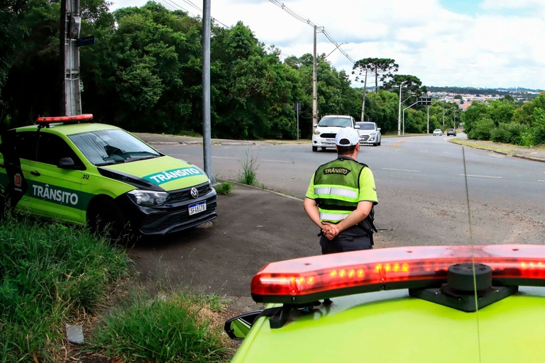 Projeto prevê rever multa de quem abriu passagem a ambulâncias