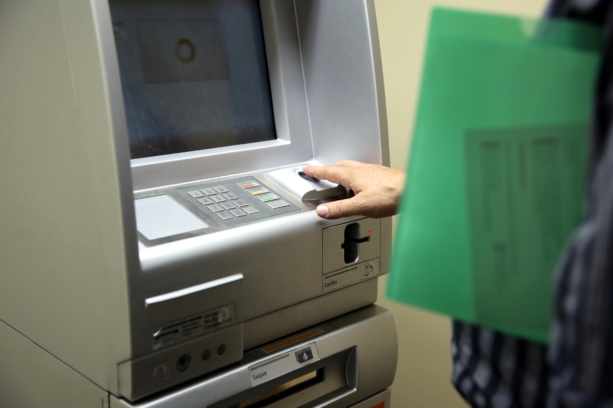 Projeto proíbe caixas eletrônicos em ruas, avenidas e praças