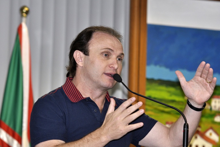 Projeto proíbe exposição de imagens que incentivem violência  