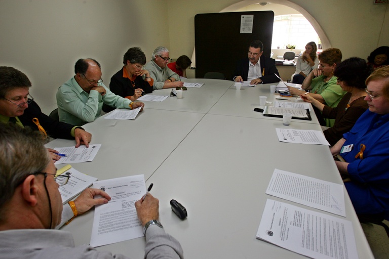 Projeto proíbe locação de cães para guarda 