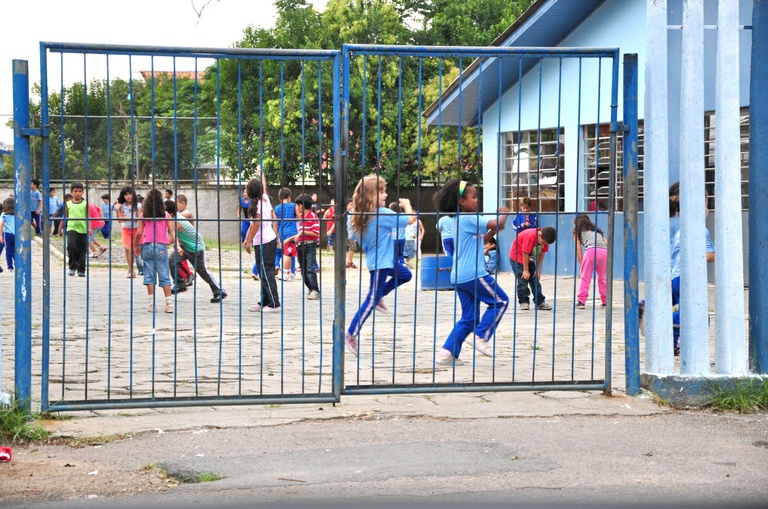 Projeto propõe divulgação de telefone do Conselho Tutelar em escolas 