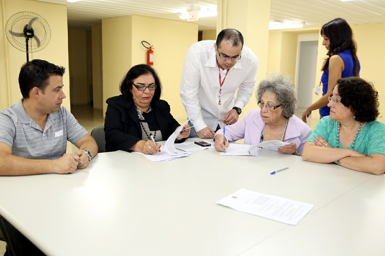 Projeto que altera cargos da saúde segue para plenário