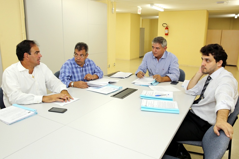 Projeto que autoriza publicidade em ônibus já pode ir a plenário