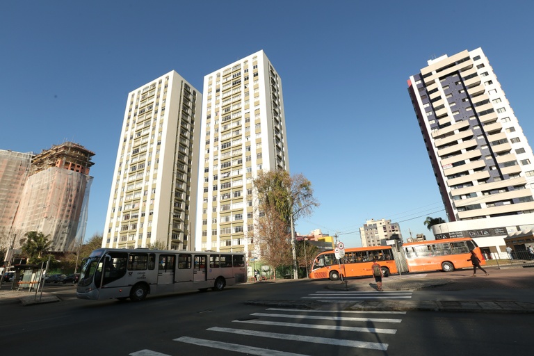 Projeto quer suspender lavagem externa de ônibus durante estiagem