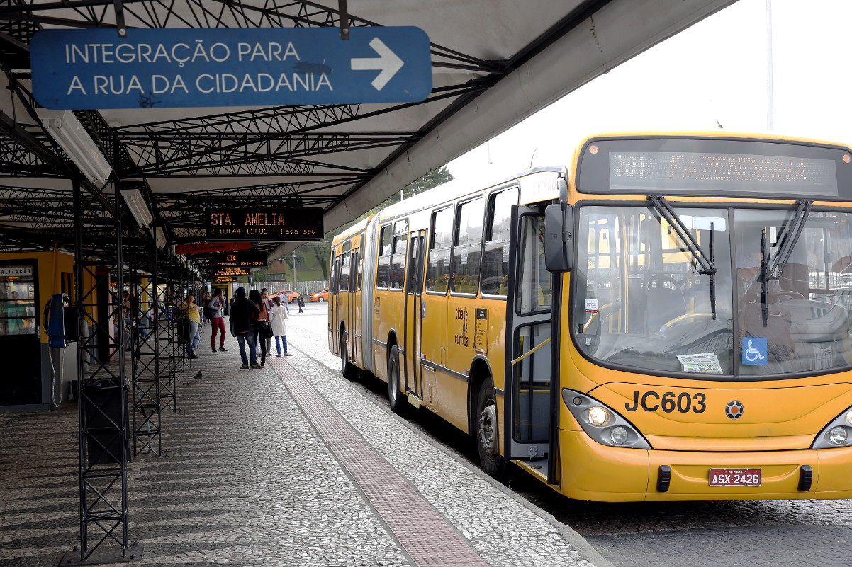 Projeto quer wi-fi gratuito em ônibus e terminais de Curitiba