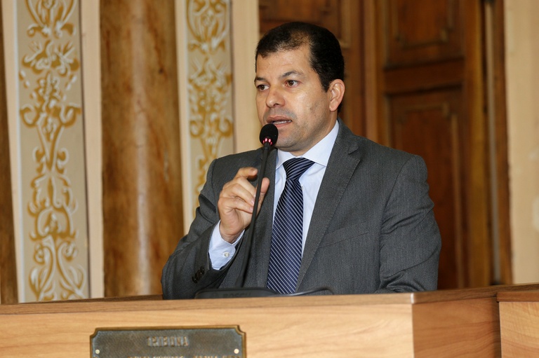 Projeto regulamenta profissão de podólogo em Curitiba