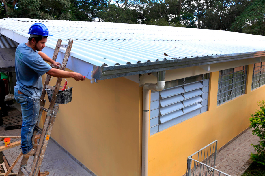 Projeto remaneja verba para reformar 10 escolas públicas de Curitiba