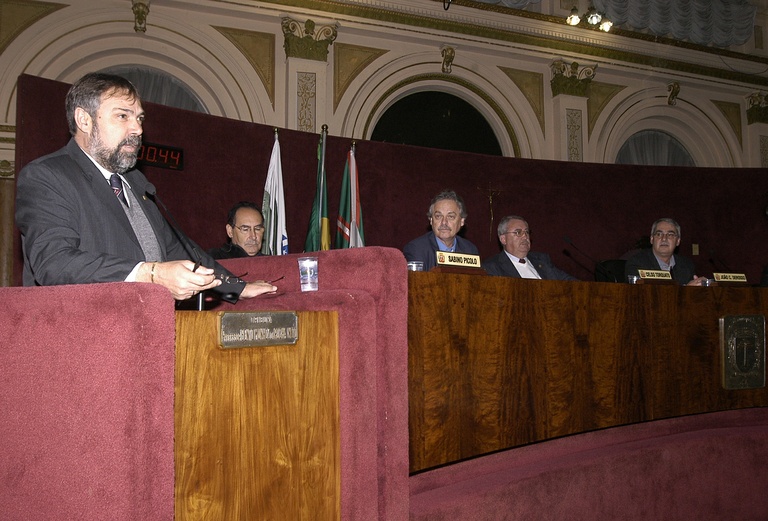 Projeto reorganiza funções na Câmara 