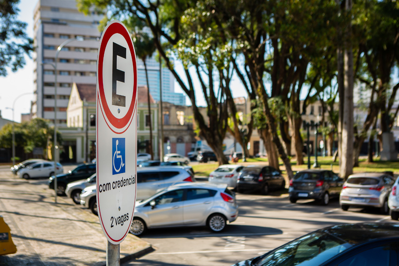 Projeto simplifica obtenção da credencial de estacionamento especial