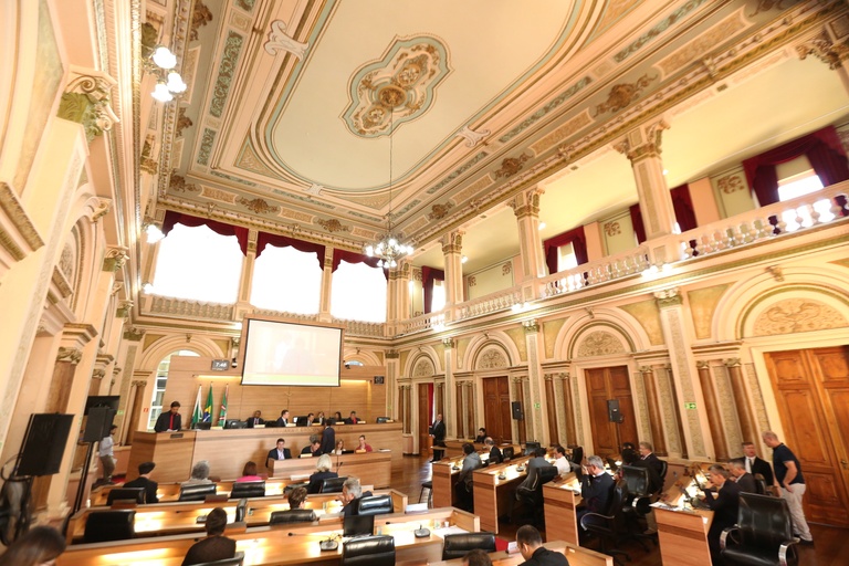 Projetos aprovados incentivam energias renováveis e comida saudável